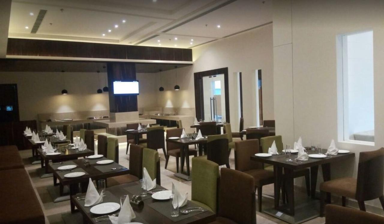 Continent Hotel Nawanshahr Nawāshahr Kültér fotó